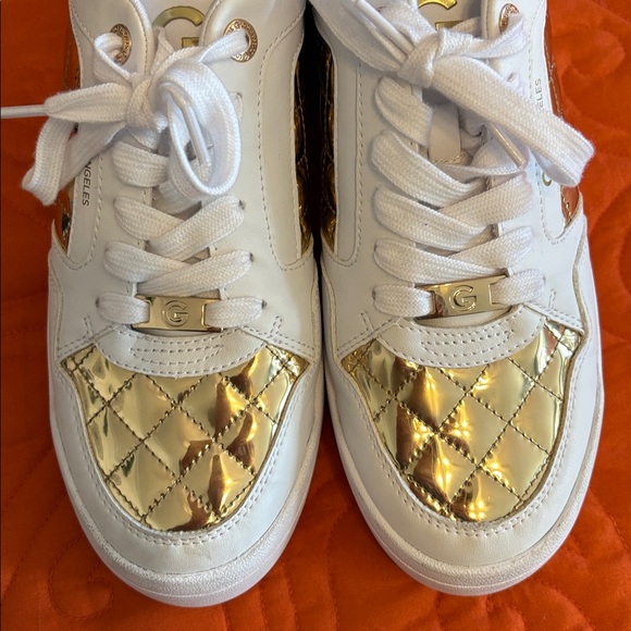 Guess Los Angeles women’s size 11 GBG Quilted White and Gold Sneakers - Picture 2 of 6